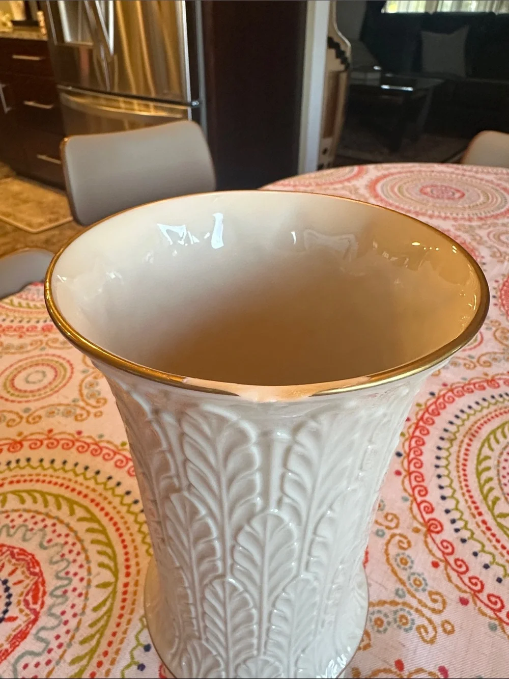 🌺 Vintage Lenox Beige Ceramic Vase with Red and Peach Blooms